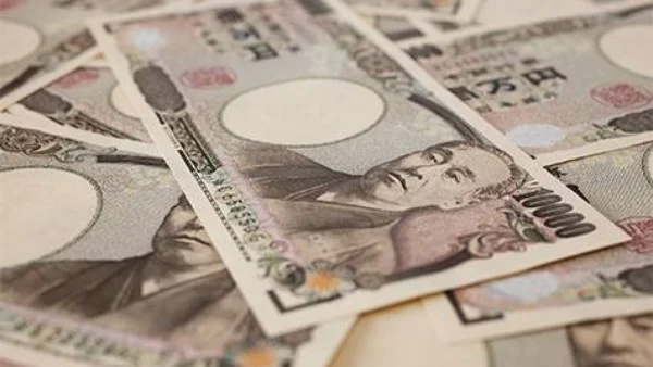 الين الياباني ينخفض إلى أدنى مستوى في أسبوعين وسط تصاعد التوترات بين الولايات المتحدة وإيران