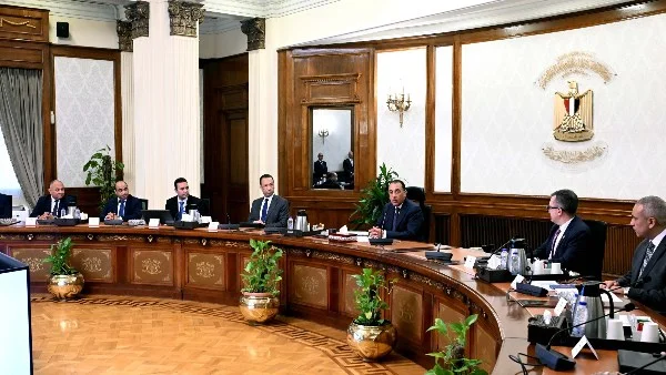 رئيس الوزراء المصري يتابع استعدادات التعداد العام للسكان والإسكان لعام 2027 لتعزيز التخطيط والتنمية