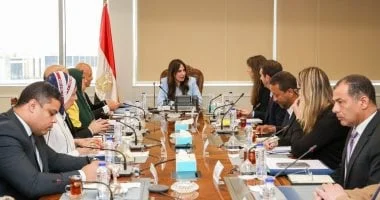 وزيرة الإسكان تستعرض آفاق التعاون مع الوكالة الفرنسية للتنمية في مشاريع المياه والصرف الصحي