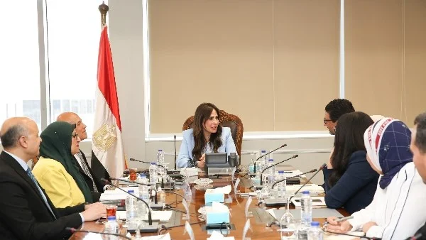 وزيرة الإسكان تبحث مع وفد مؤسسة التمويل الدولية سبل تعزيز مشاريع تحلية المياه في مصر