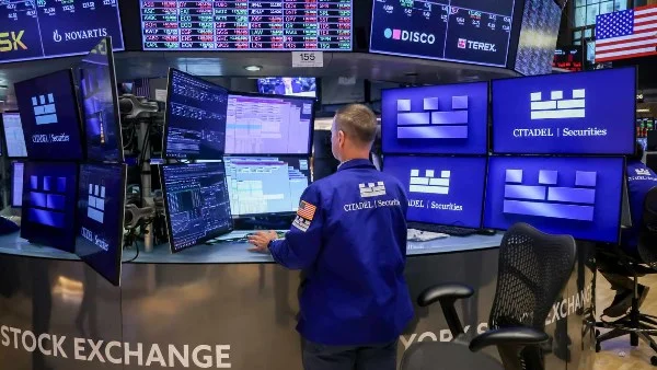 بورصة وول ستريت تسجل ارتفاعات ملحوظة بدعم من انتعاش أسهم التكنولوجيا والرقائق الإلكترونية