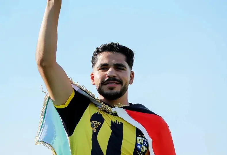المقاولون العرب يعلنون رسمياً عن انضمام محمد صندوقة قائد المنتخب الأولمبي الفلسطيني إلى صفوفهم