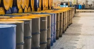 الاحتياطي البترولي الأمريكي يسجل أدنى مستوى له منذ 40 عاماً وسط تقلبات سوق الطاقة