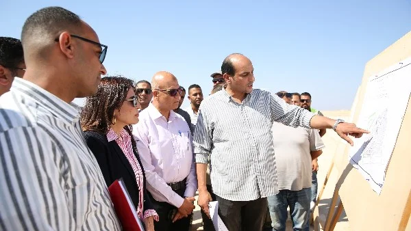 وزيرة الإسكان تتابع تقدم مشروع تطوير منطقة علم الروم بمطروح خلال جولة تفقدية جديدة