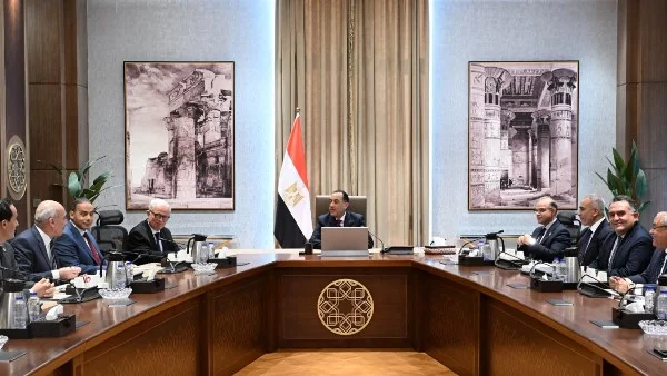 الحكومة المصرية تعلن عن تسهيلات جديدة لتعزيز الاستثمار في سيناء وتقليص زمن إصدار التراخيص