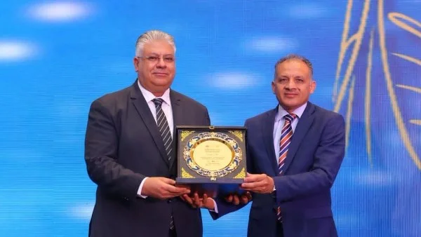 منتدى العاصمة يكرم المستشار أحمد محمد عبد الحكم تقديراً لإسهاماته الفكرية المتميزة في مصر