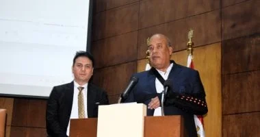 أيمن العشري يحتفي بتكريم موظفي غرفة القاهرة التجارية المتقاعدين وأبناءهم المتفوقين