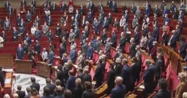 فرنسا تفرض السجن المؤبد على مغتصبي القاصرين في خطوة لتعزيز حماية الأطفال