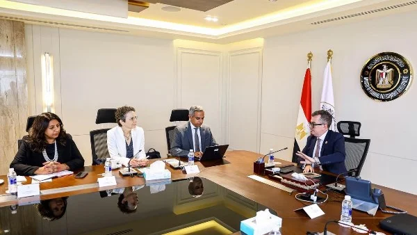 وزير التخطيط المصري يبحث مع البنك الدولي سبل تعزيز تمويل مشروعات البنية التحتية
