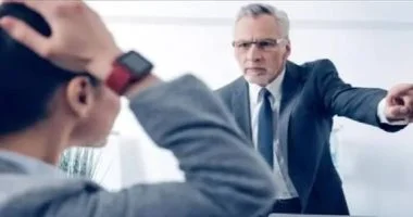 حكم قضائي يكشف النقاب عن صورية عقود العمل: حقوق العمال في مواجهة التلاعبات القانونية
