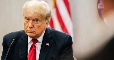ترامب يفرض رسومًا جمركية بنسبة 50% على السلع الكندية: كندا تستجيب بتكثيف المفاوضات لحماية اقتصادها