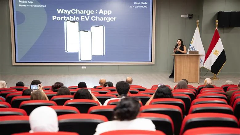 جامعة مصر للمعلوماتية تطلق برامج ذكية لتحسين تجربة السيارات الكهربائية وتعزيز سوقها المحلي