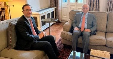 اجتماع تاريخي في القاهرة: العراق وبريطانيا يناقشان تعزيز العلاقات والتحديات الإقليمية