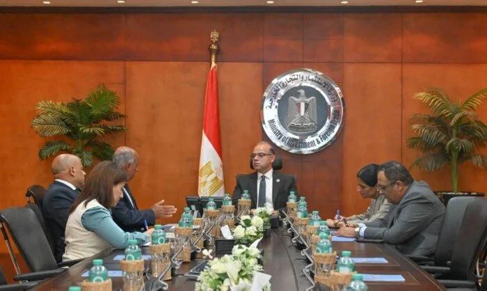 مصر تعزز استثماراتها الخضراء: اجتماع بين وزارتي الاستثمار والخارجية لمناقشة خفض الانبعاثات الكربونية