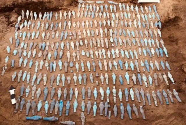 اكتشاف أثري مذهل: 560 تمثالاً في جبانة تل آثار قويسنا بالمنوفية يكشف أسرار الحضارة المصرية القديمة
