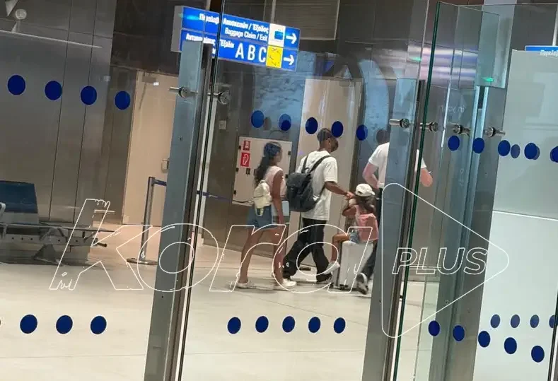 محمد صلاح يصل إلى أثينا في إجازة مشوقة وسط شائعات انتقاله إلى بشكتاش التركي