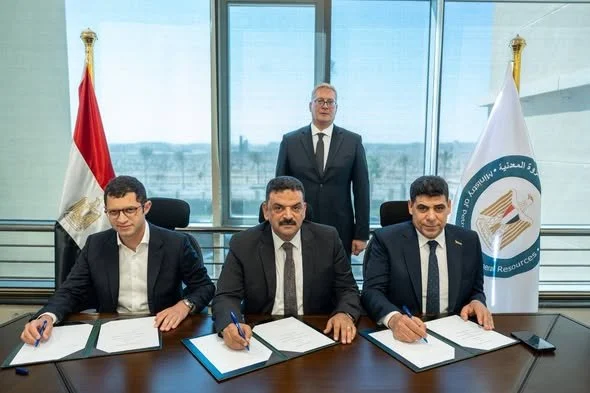 توقيع اتفاقية لإنشاء مصنع أسمدة فوسفاتية متكامل في العين السخنة لتعزيز الصناعة المصرية