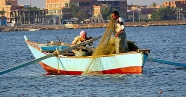 تشديد العقوبات على إنشاء الأقفاص السمكية بالبحيرات دون ترخيص لحماية الثروة السمكية
