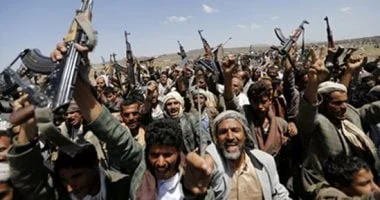تصعيد خطير: الحوثيون يستهدفون ناقلتين نفطيتين سعوديتين في البحر الأحمر