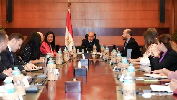 الشراكة بين القطاعين العام والخاص: وزير الاستثمار يكشف عن خطة لتطوير الخدمات الصحية في مصر