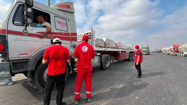 الهلال الأحمر المصري يطلق قافلة "زاد العزة" 241 لدعم الشعب الفلسطيني في غزة