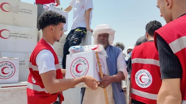 الهلال الأحمر المصري يطلق قافلة إغاثية وصحية شاملة لدعم الأسر المحتاجة في شلاتين