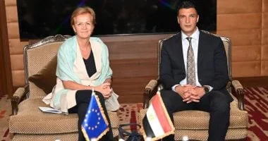وزير الصناعة يكشف عن أنظمة جديدة لتخصيص الأراضي الصناعية لتعزيز المشروعات الصغيرة والمتوسطة