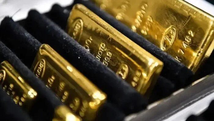 الذهب العالمي يحقق مكاسب أسبوعية نحو 0.9% وسط ترقب قرار الفيدرالي الأمريكي