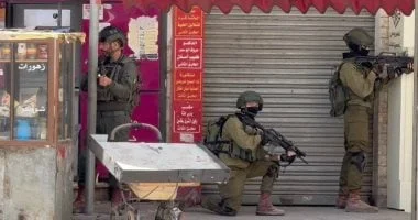 حملة اعتقالات إسرائيلية تستهدف 66 فلسطينياً في الضفة الغربية: تصعيد أمني جديد