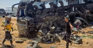 مصرع 35 شخصًا وإصابة 30 آخرين في حادث تصادم مروع على طريق دير الزور دمشق