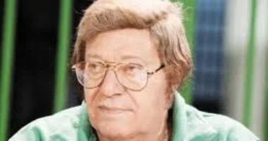 ميمي الشربيني: أسطورة الكرة المصرية وصوت التعليق الذي لا يُنسى في ذكرى ميلاده