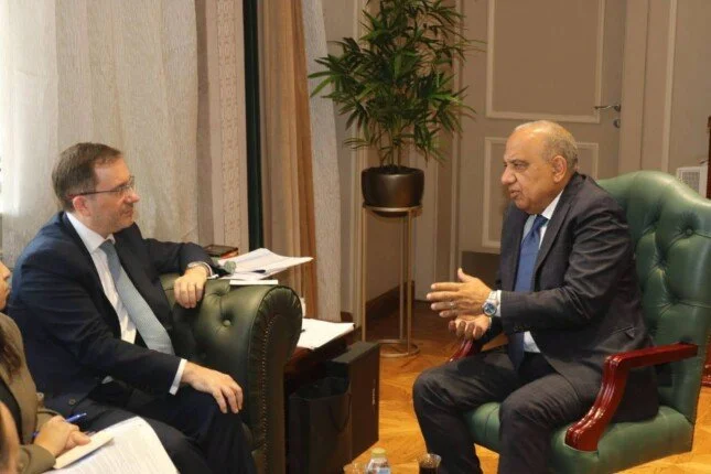 مصر وبريطانيا تتعاون لتعزيز استثمارات الطاقة المتجددة ودعم التحول الطاقي