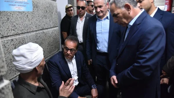الصحة المصرية تؤكد: المرضى يتلقون جرعات العلاج فوراً لحين استصدار قرارات نفقة الدولة