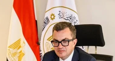 وزير التخطيط يعقد اجتماعًا لمتابعة خطة الربط الإلكتروني والتخلص من التشابكات المالية مع وزارة المالية