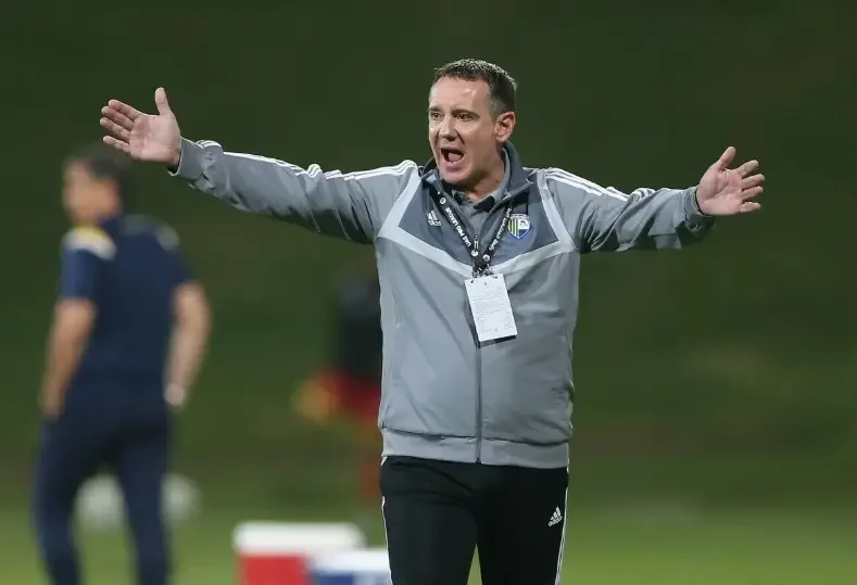 الزمالك يعدل بنود عقد رازوفيتش لتسهيل انطلاق مهمته كمدير فني