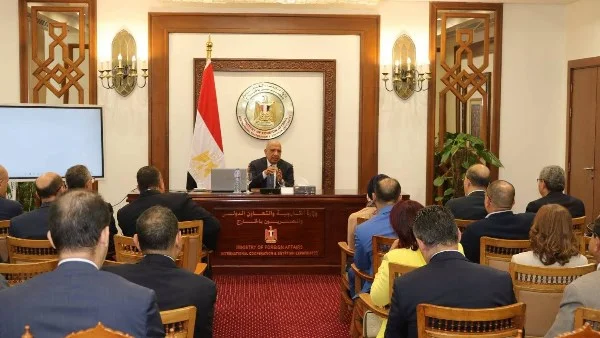 وزير الكهرباء يعرض فرص الاستثمار في الطاقة المتجددة على سفراء مصر الجدد لتعزيز الصناعة المحلية
