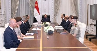 الرئيس السيسي يتابع خطوات رقمنة تراث الإذاعة والتليفزيون في اجتماع بمدينة العلمين