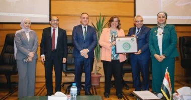 مصر تحقق إنجازًا في الإسكان الأخضر: تسليم شهادة تقييم للمبادرة الرئاسية 'سكن لكل المصريين
