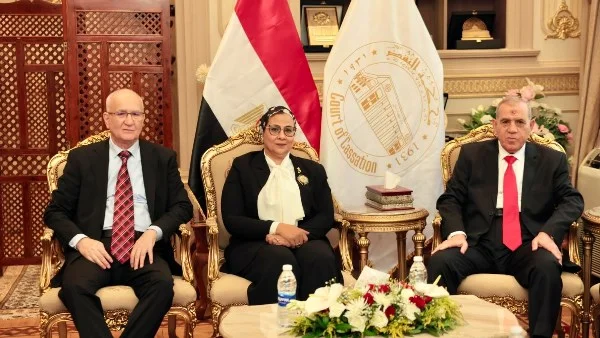 عمار تهنئ رئيس محكمة النقض ورئيس القضاء الأعلى في زيارة تعكس التعاون بين مؤسسات الدولة