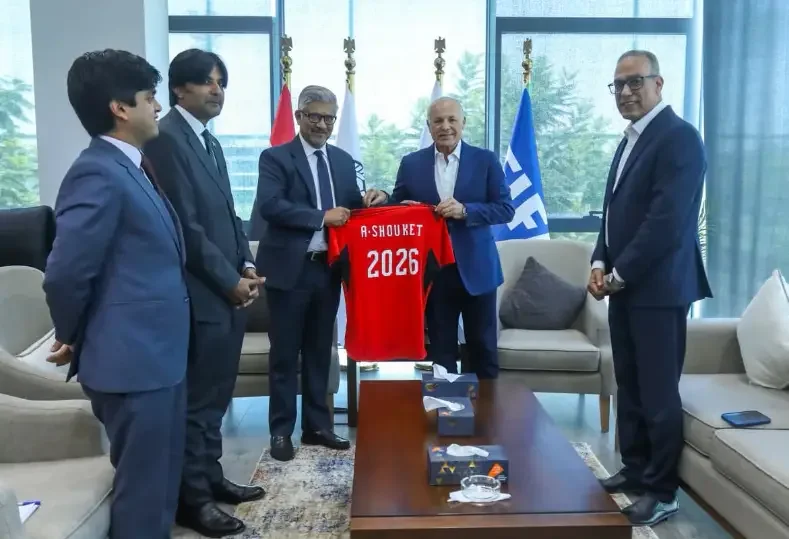 أبو ريدة والسفير الباكستاني يبحثان آفاق التعاون الرياضي بين مصر وباكستان