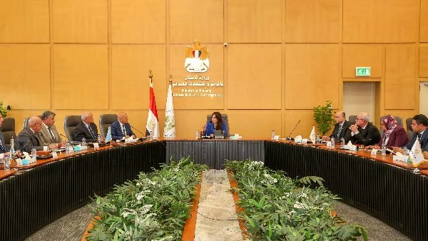 وزيرة الإسكان تتابع تطوير منظومة مياه الشرب والصرف الصحي في أسيوط الجديدة