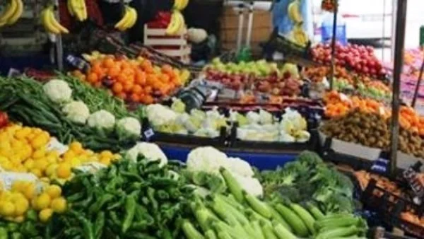 أسعار الخضروات في مصر: الليمون يقترب من 50 جنيه والطماطم تسجل ارتفاعاً ملحوظاً