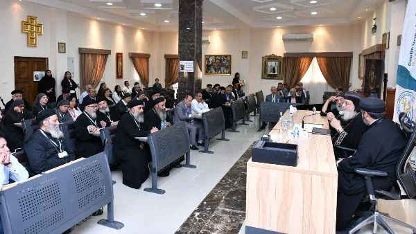 البابا تواضروس الثاني يلتقي مديري المدارس القبطية لتعزيز التعليم الأرثوذكسي في مصر