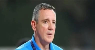 تجميد اتفاق الزمالك مع رازوفيتش يثير حالة من القلق داخل النادي قبل السفر للقاهرة