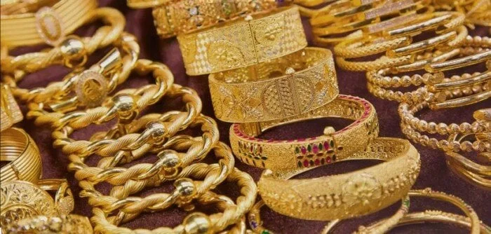 استقرار أسعار الذهب اليوم الثلاثاء: هل حان وقت البيع أم الشراء؟