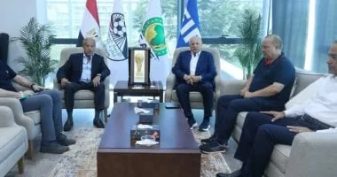 شوقي غريب ينطلق في مهمته الجديدة: اجتماع حاسم لبحث أجندة الموسم الكروي 2026/2027