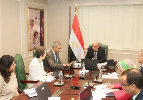مصر تعزز شراكتها مع البنك الدولي لتنفيذ استراتيجيتها الوطنية في قطاع الطاقة المتجددة