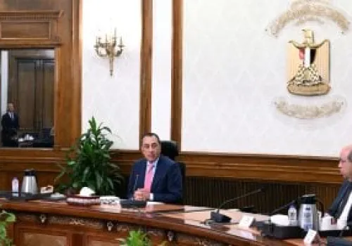 رئيس الوزراء المصري يوجه جهود الحكومة لتسهيل دخول السائحين وتعزيز القطاع السياحي