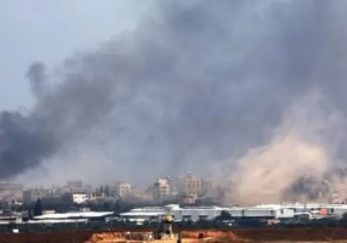 قصف مدفعي إسرائيلي يستهدف حي الزيتون في غزة ويوقع إصابات بين الفلسطينيين