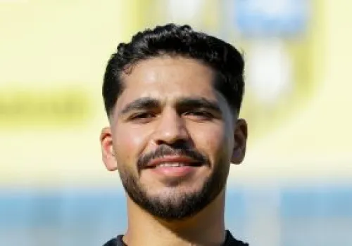 المقاولون العرب يتعاقد مع محمد صندوقة قائد المنتخب الفلسطيني لتعزيز صفوفه في الموسم الجديد